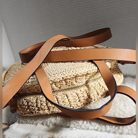 H&M round handbag or shoulder bag. - Picture 4 of 7